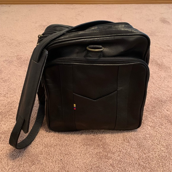 Vintage Convertible Leather Duffle / Messenger Bag | Made in Columbia - Picture 13 of 15